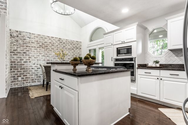 5469 Rockspray Circle, Indianapolis, IN 46254