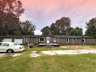 137 Gillens Road, Eutawville, SC 29048