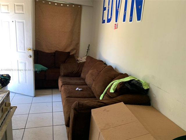 1104 NW 6th St, Miami, FL 33136