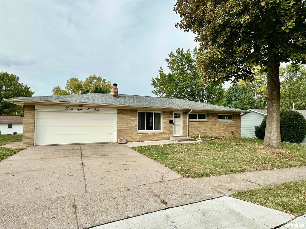 2804 OAK Street, Davenport, IA 52806