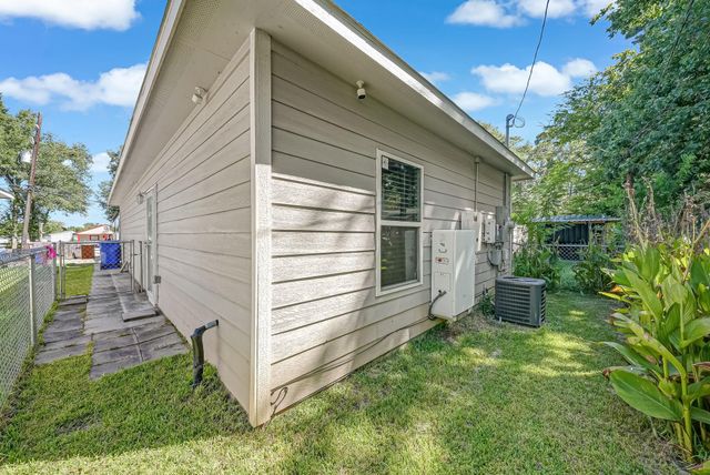 12059 Canal Street, Willis, TX 77318