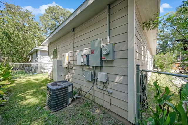 12059 Canal Street, Willis, TX 77318