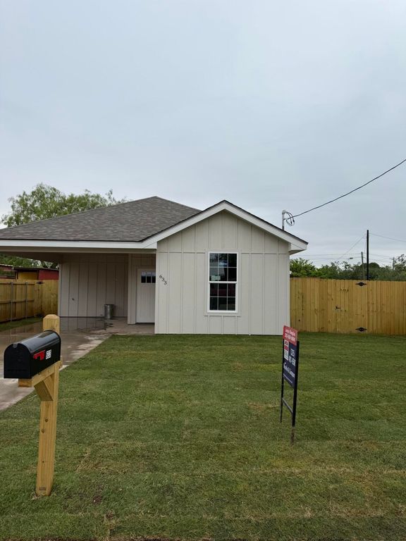 633 W Ave Z, San Angelo, TX 76903