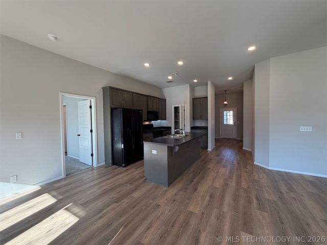 12333 N 132nd Avenue E, Owasso, OK 74021