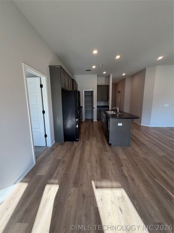 12333 N 132nd Avenue E, Owasso, OK 74021