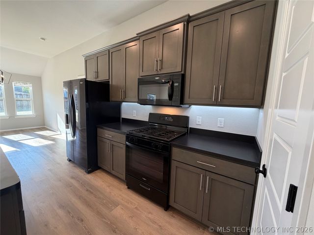 12333 N 132nd Avenue E, Owasso, OK 74021
