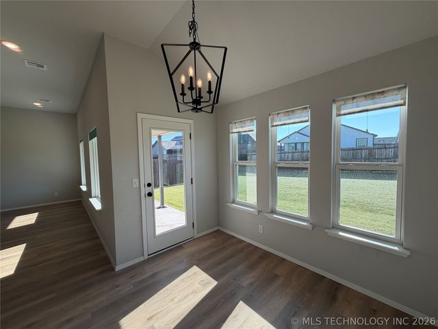 12333 N 132nd Avenue E, Owasso, OK 74021