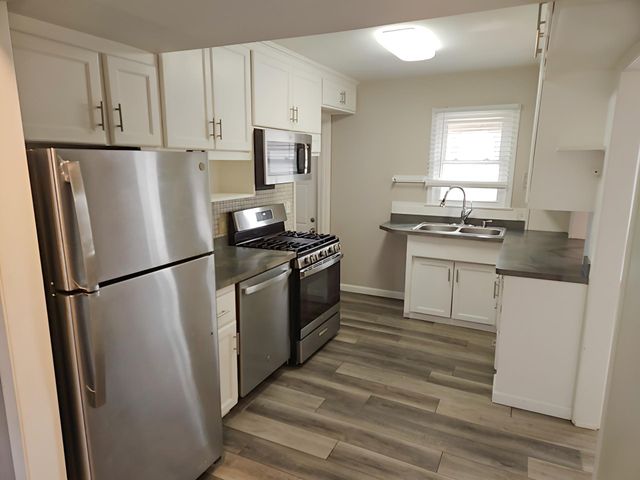 5406 Utah Avenue N, New Hope, MN 55428