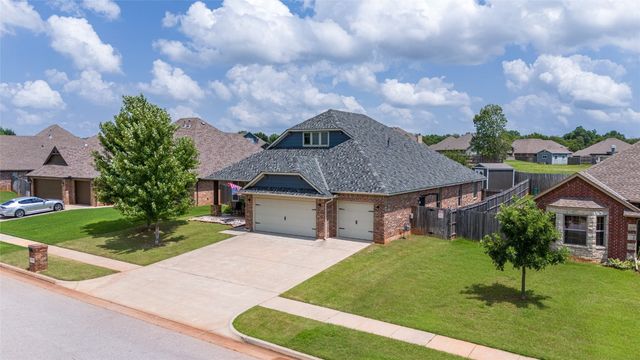 1420 Sonoma Lakes Boulevard, Moore, OK 73160
