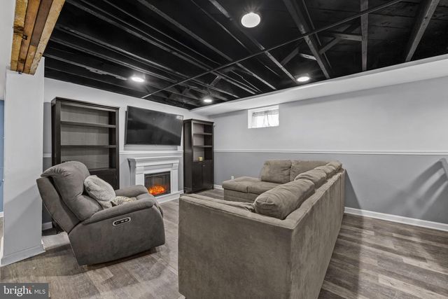 608 MEYERS DR, Baltimore, MD 21228