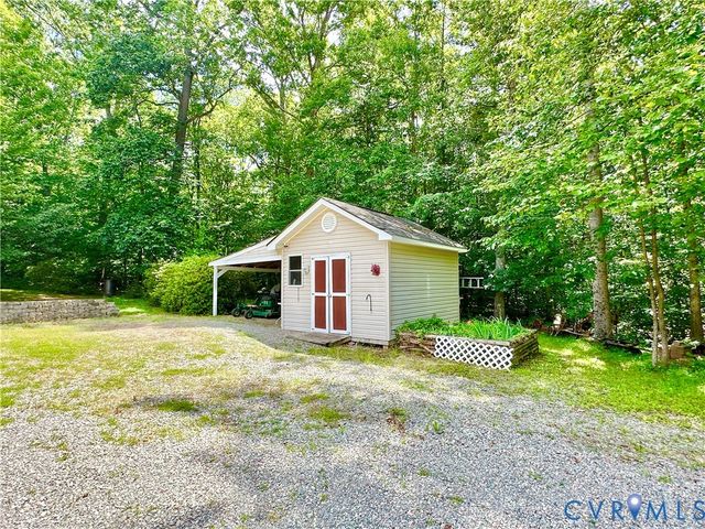 4352 Pierce Rd, Powhatan, VA 23139