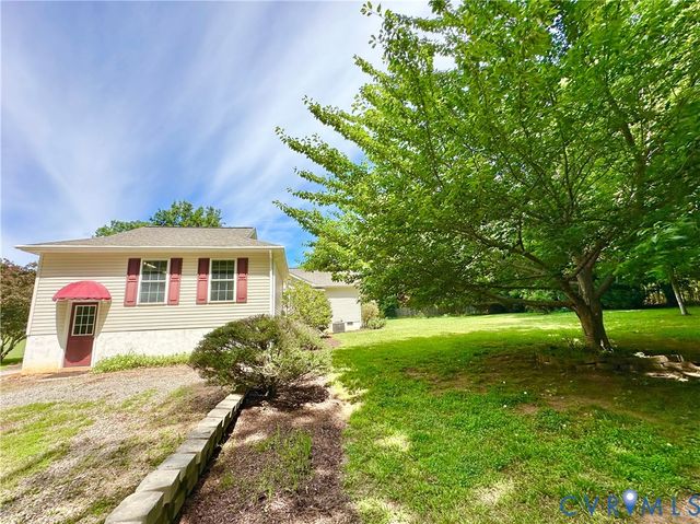 4352 Pierce Rd, Powhatan, VA 23139