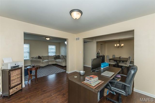 130 Riverdale Woods Circle, O'fallon, MO 63366