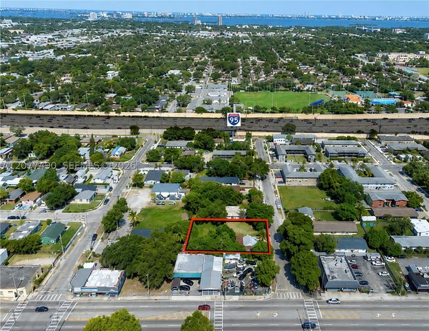 645 NW 65th St, Miami, FL 33150