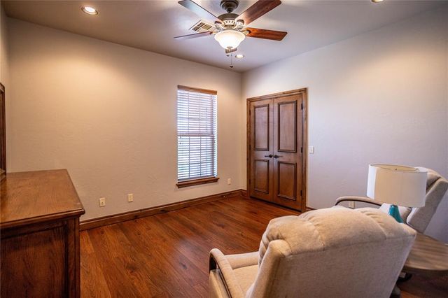 2111 Saber Lane, Weatherford, OK 73096