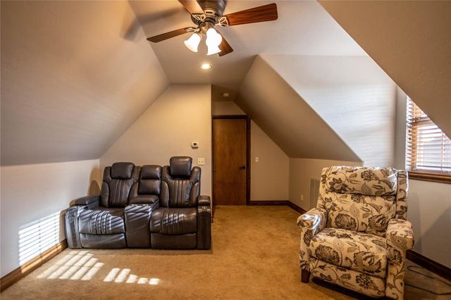 2111 Saber Lane, Weatherford, OK 73096