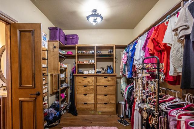 2111 Saber Lane, Weatherford, OK 73096