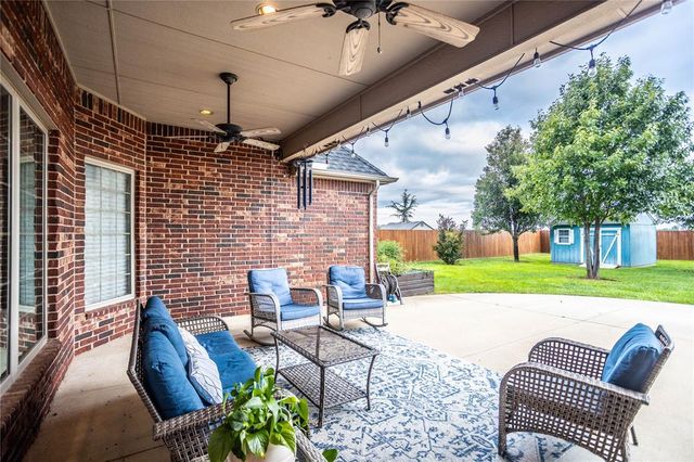 2111 Saber Lane, Weatherford, OK 73096