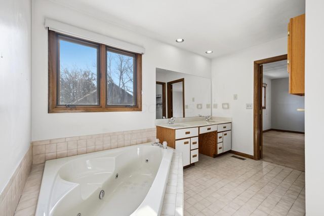 3780 Pine Ridge Drive, Lewis Center, OH 43035