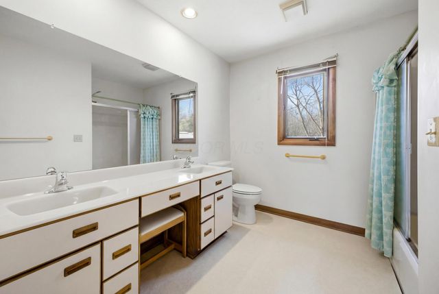 3780 Pine Ridge Drive, Lewis Center, OH 43035