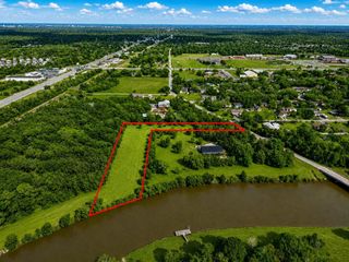 9204 Neville Road, Hitchcock, TX 77563