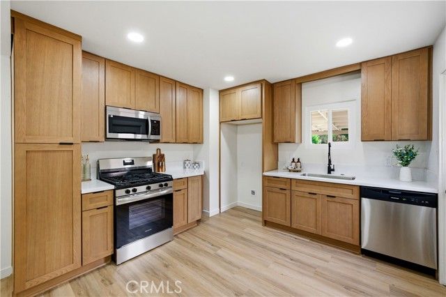 2443 Roxbury Drive, San Bernardino, CA 92404