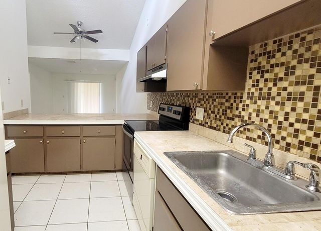 3816 SW 69th Way 2-q, Miramar, FL 33023