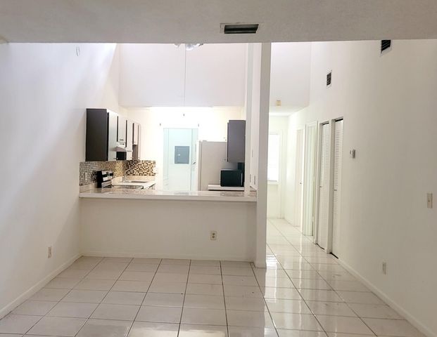 3816 SW 69th Way 2-q, Miramar, FL 33023