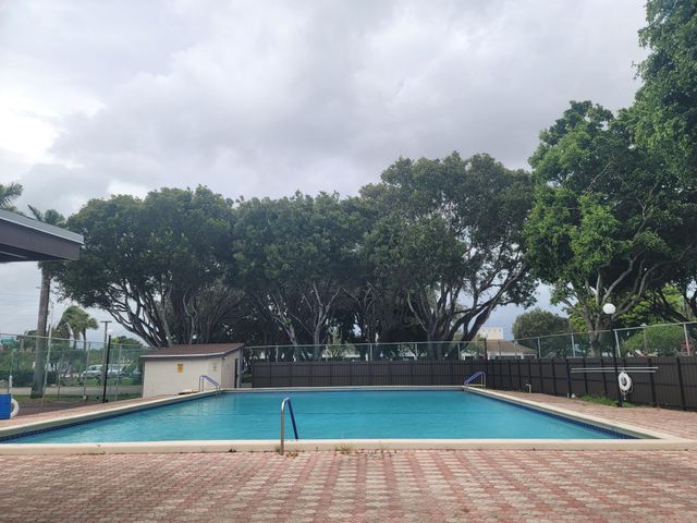 3816 SW 69th Way 2-q, Miramar, FL 33023