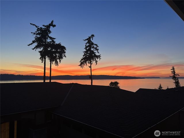 6664 Waterton Circle, Mukilteo, WA 98275