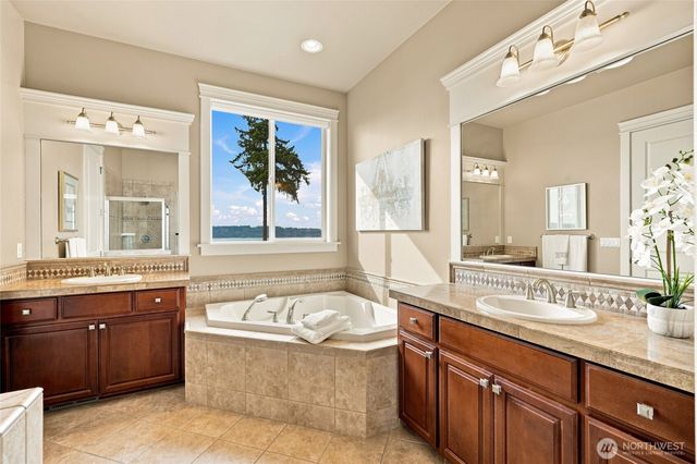 6664 Waterton Circle, Mukilteo, WA 98275