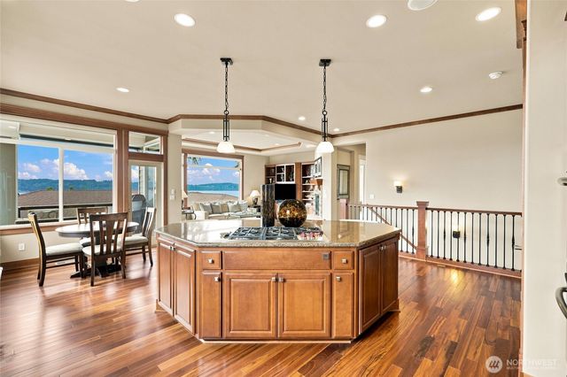 6664 Waterton Circle, Mukilteo, WA 98275