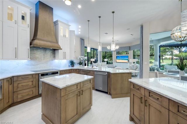 260 CHESHIRE WAY, Naples, FL 34110