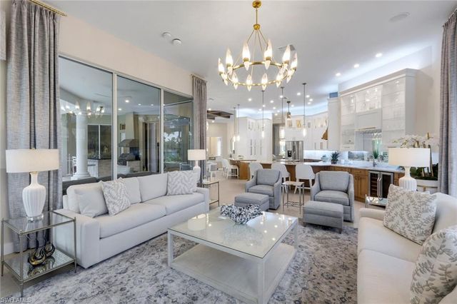 260 CHESHIRE WAY, Naples, FL 34110