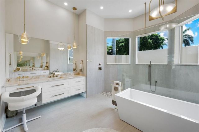260 CHESHIRE WAY, Naples, FL 34110