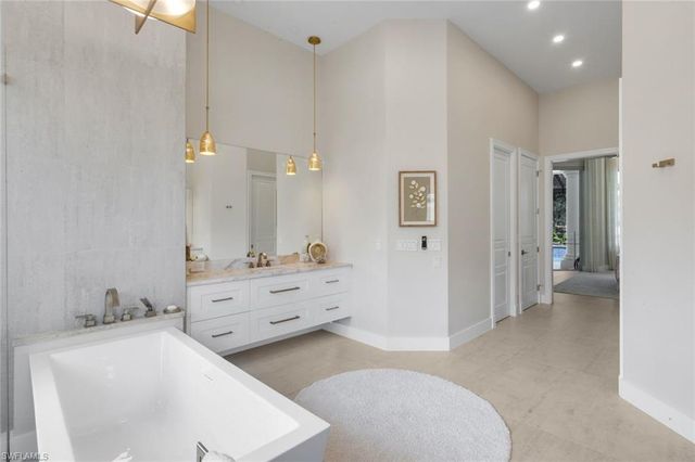 260 CHESHIRE WAY, Naples, FL 34110