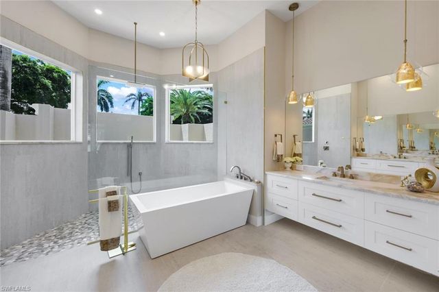 260 CHESHIRE WAY, Naples, FL 34110