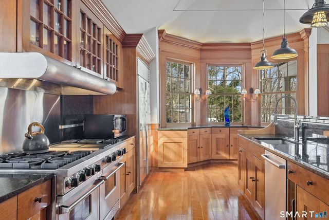 5 Topping Lane, Norwalk, CT 06854