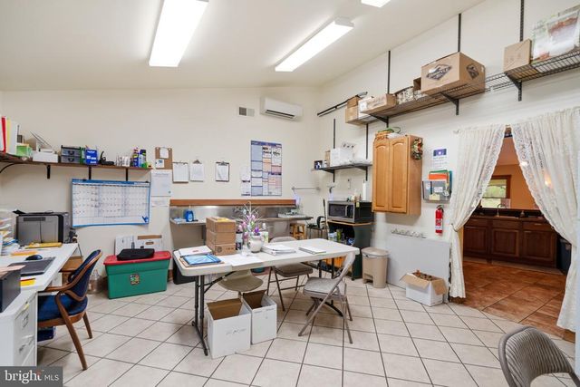 92 SCHOOLHOUSE RD, Washington, VA 22747