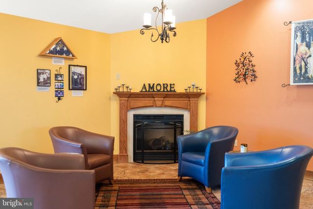 92 SCHOOLHOUSE RD, Washington, VA 22747