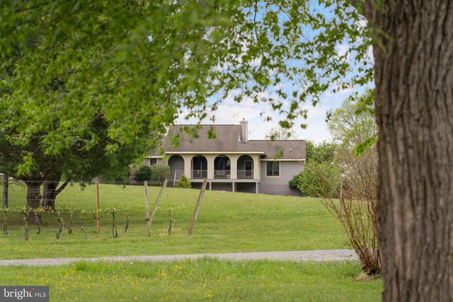 92 SCHOOLHOUSE RD, Washington, VA 22747