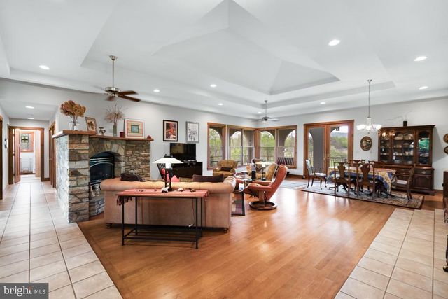 92 SCHOOLHOUSE RD, Washington, VA 22747