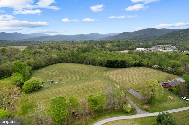 92 SCHOOLHOUSE RD, Washington, VA 22747