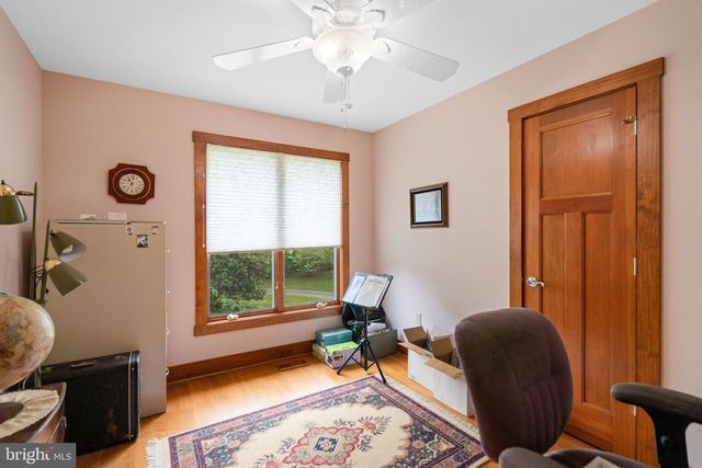 92 SCHOOLHOUSE RD, Washington, VA 22747