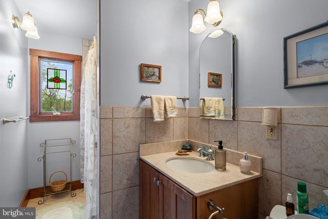 92 SCHOOLHOUSE RD, Washington, VA 22747