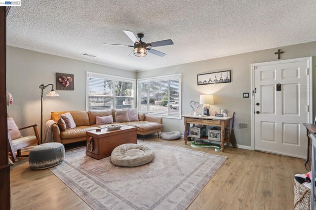 1411 C St, Antioch, CA 94509