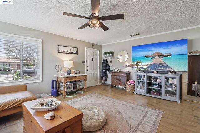 1411 C St, Antioch, CA 94509