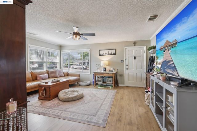 1411 C St, Antioch, CA 94509