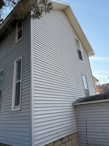 210 Washington Street, Manistee, MI 49660