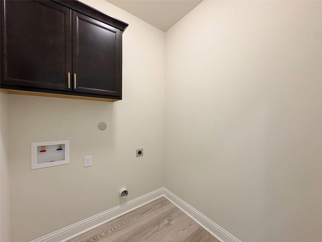 6895 Arbor Way, Orange, TX 77630